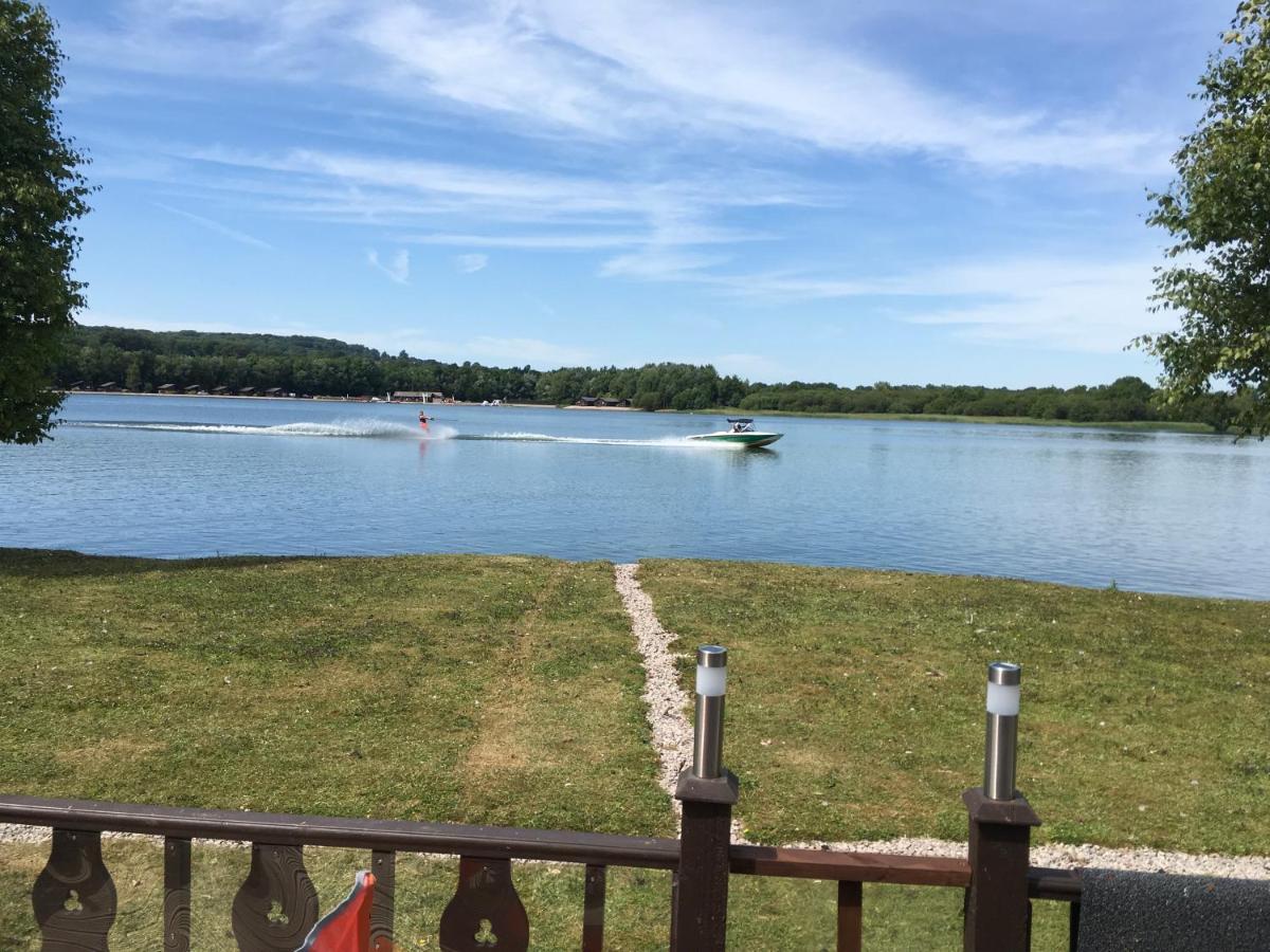 Tegid Lodge- Pine Lake Resort Carnforth Exterior photo