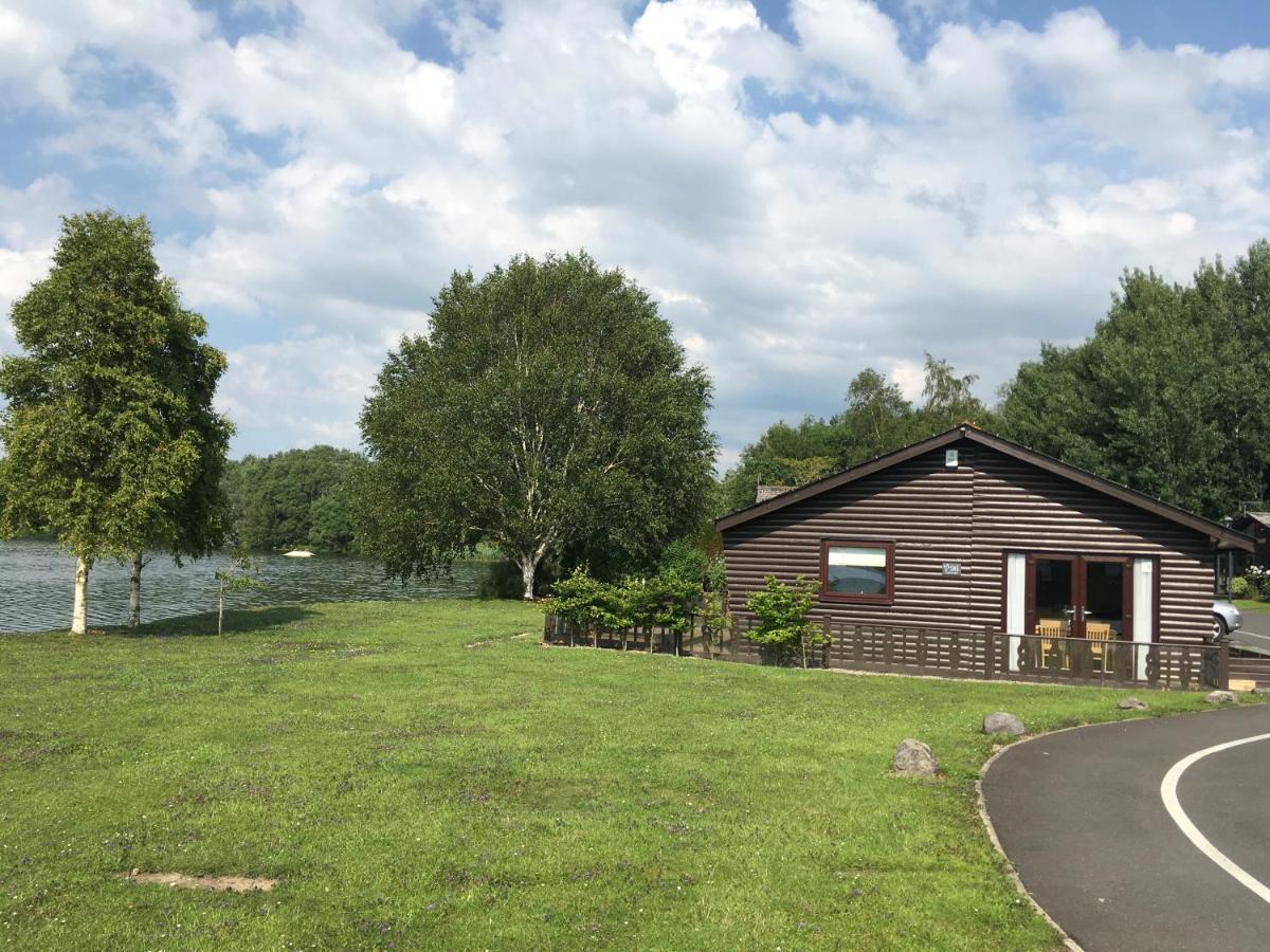 Tegid Lodge- Pine Lake Resort Carnforth Exterior photo