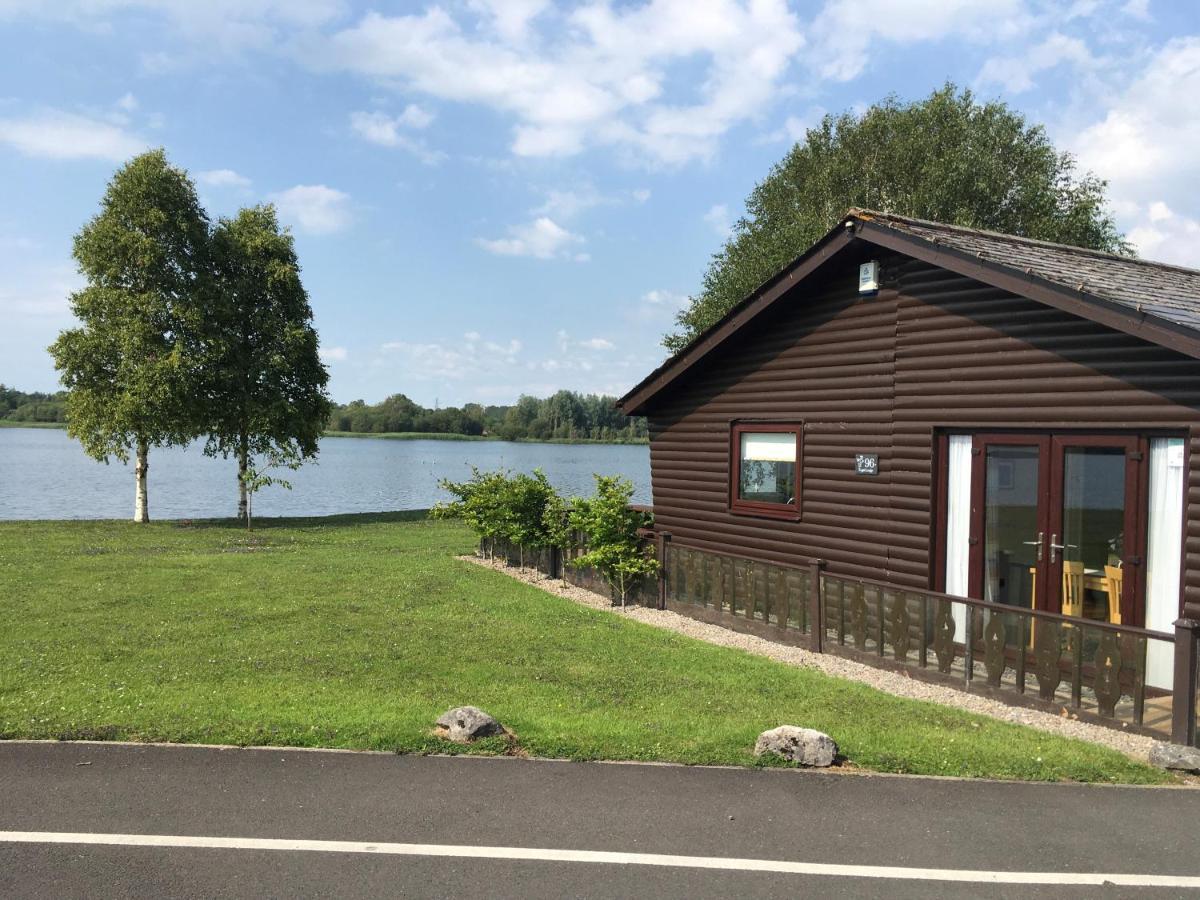 Tegid Lodge- Pine Lake Resort Carnforth Exterior photo